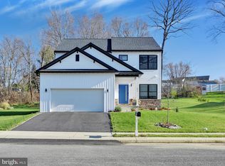 661 Pier Dr, Lancaster, PA 17603