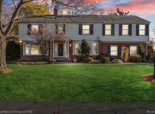 300 N Glenhurst Dr, Bloomfield Hills, MI 48301