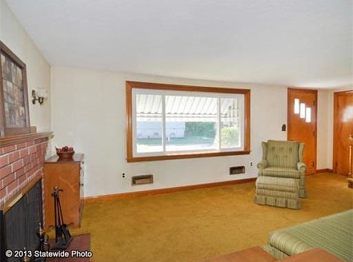 3rd image of 80 Oliver St