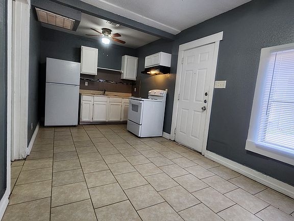 5th image of 323 E Carson St APT 3
