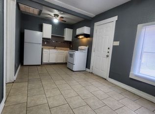 323 E Carson St APT 3, San Antonio, TX 78208
