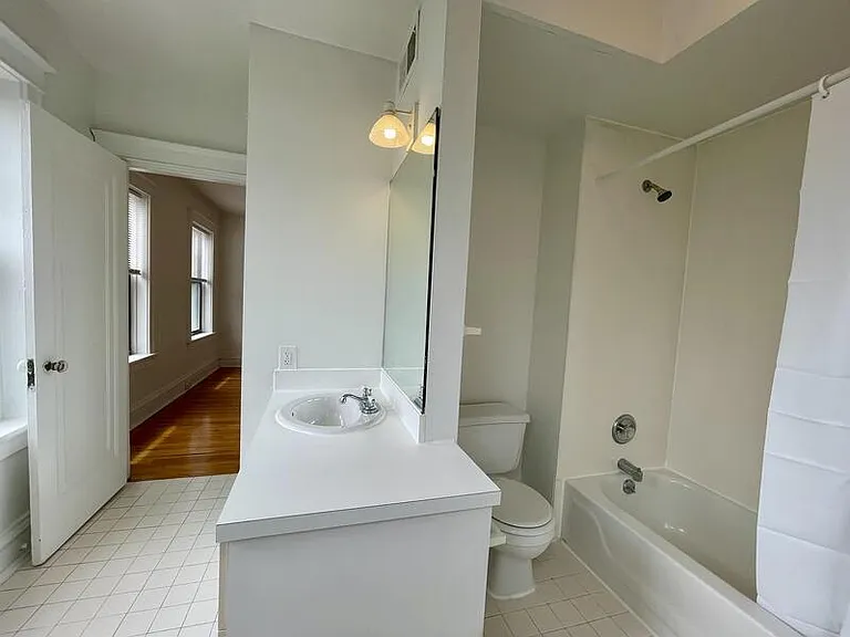 6323 S Rosebury Ave #2E — Photo 11