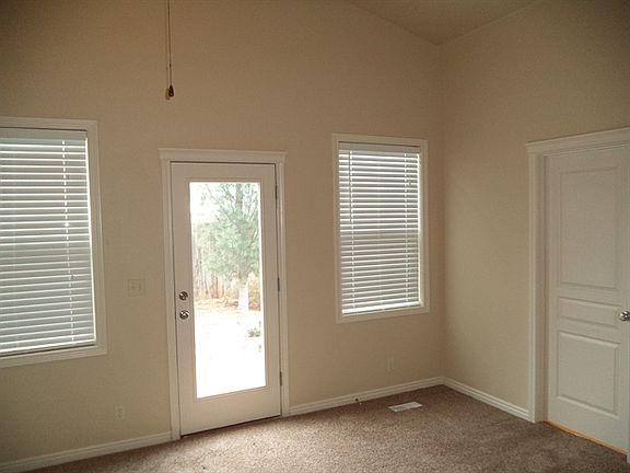 5th image of 277 N Hullen Pl