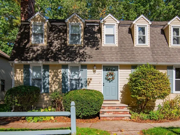 271 Wellman Ave, North Chelmsford, MA 01863