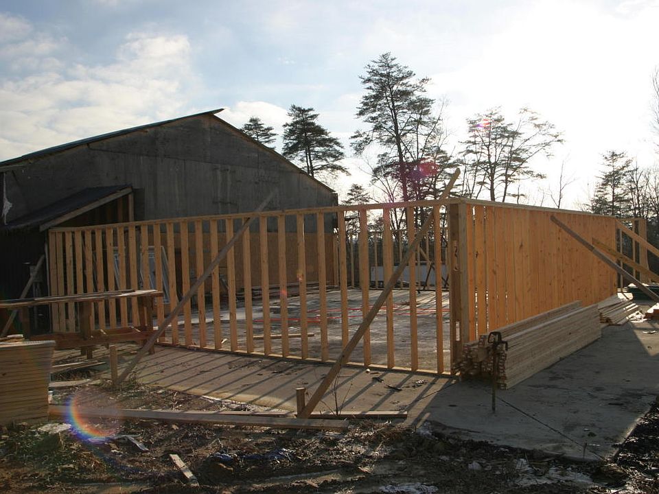 1st image of 777 Oakwood Dr