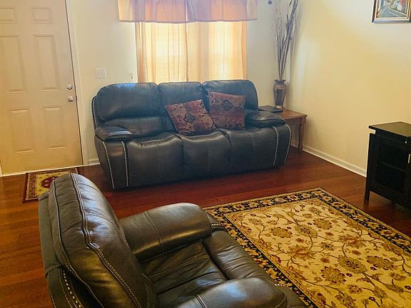 5th image of 732 Burgess Ave