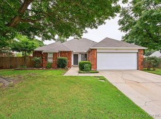 6319 S Date Pl, Broken Arrow, OK 74011