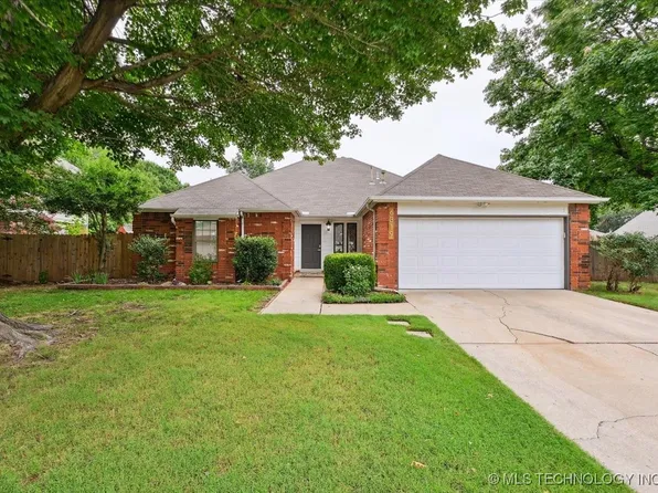 6319 S Date Pl, Broken Arrow, OK 74011