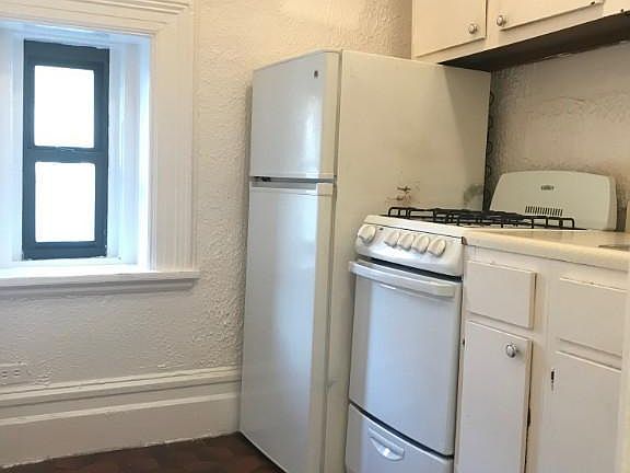 5th image of 328 W 88th St APT 8