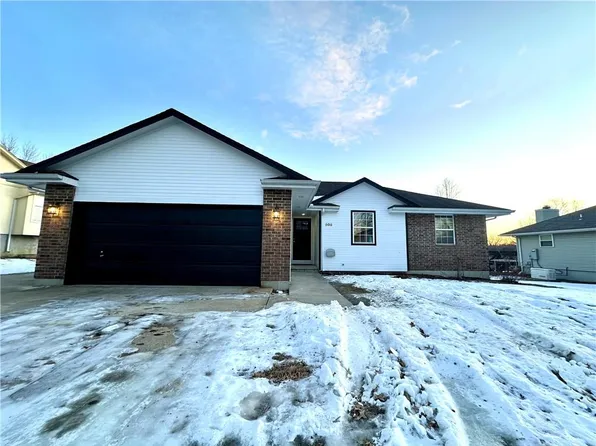 506 Quail Creek Dr, Odessa, MO 64076