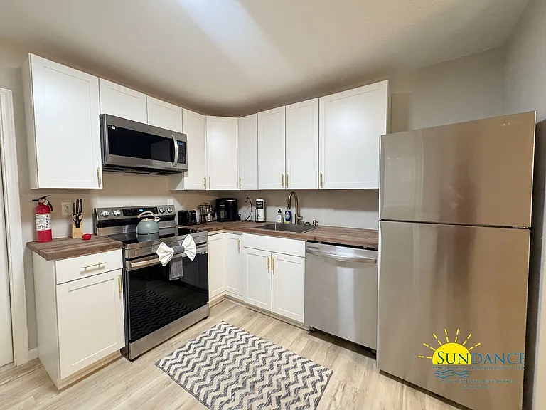 110 Hawkins Rd #B — Photo 3