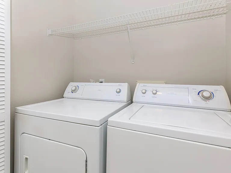 Bellecour Way Apartment Homes — Photo 40