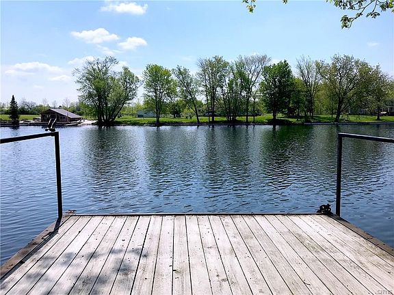 2nd image of 33 Manhattan Park Dr