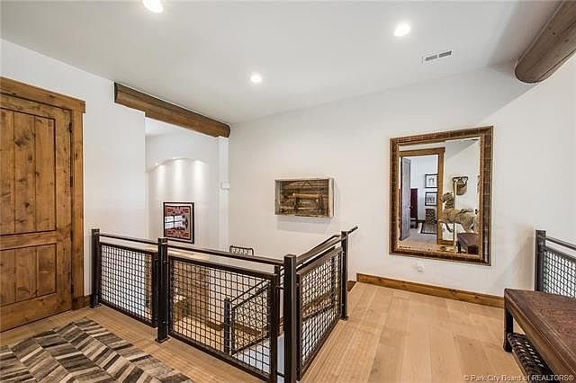 1st image of 10495 N Lake View Ln