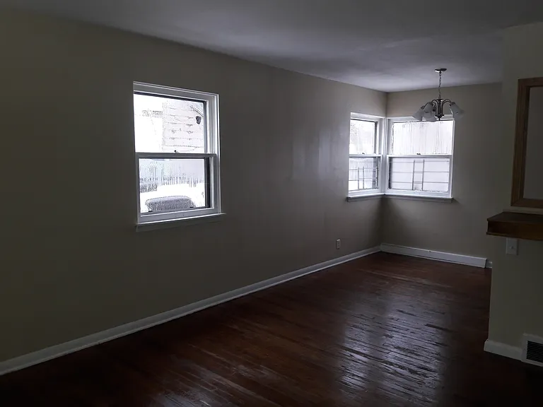 4237 E 11th Ave — Photo 3