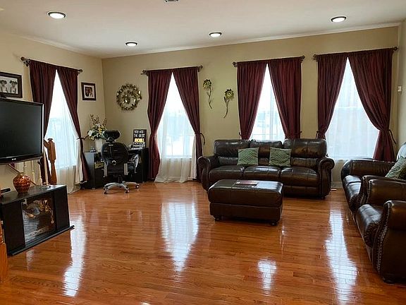 2nd image of 13511 George Wythe Ct