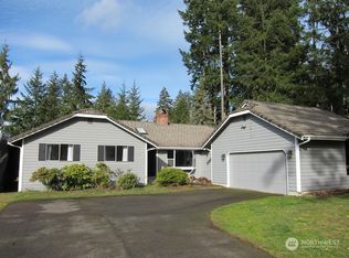 230 E Fairway Dr, Allyn, WA