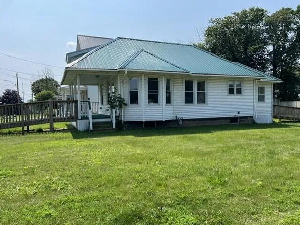 40 Brighton St, Massena, NY 13662