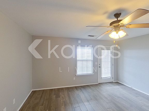 5th image of 8413 Alexandria Ave