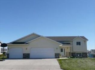 751 Churchill Dr SE, Owatonna, MN 55060