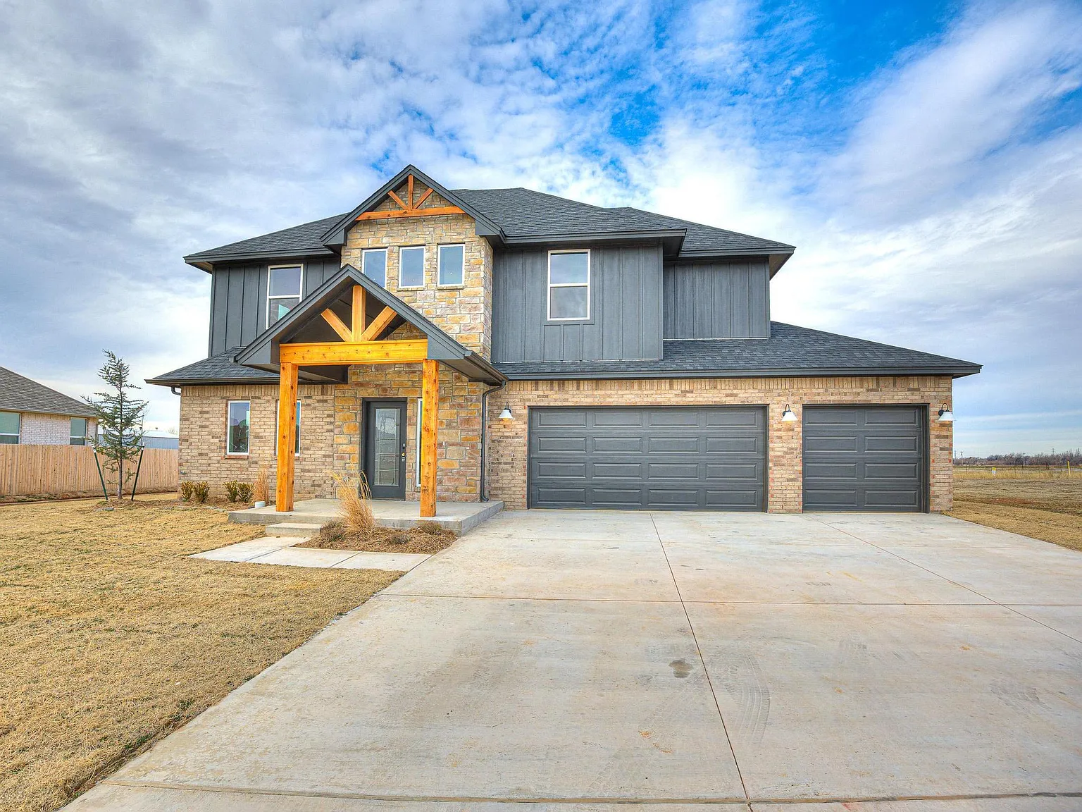 4 bed, 2805 sqft, $3,150 — Photo 3