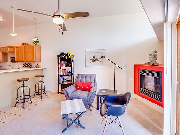 2nd image of 4641 Esperanza