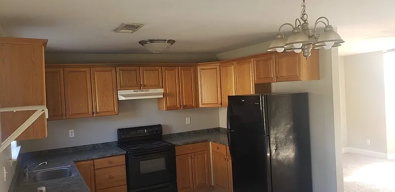 3 bed, 1.5 bath, 1300 sqft, $1,175 — Photo 2