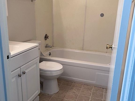 3rd image of 17442 SE Powell Blvd #11252841