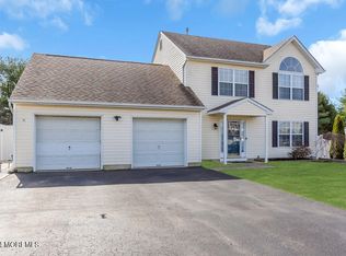 35 Crater Lake Rd, Howell, NJ 07731