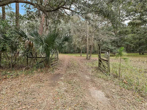 19351 Dorrwood Ln, Altoona, FL 32702