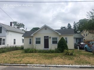 32 Jackson Ave, Riverside, RI 02915