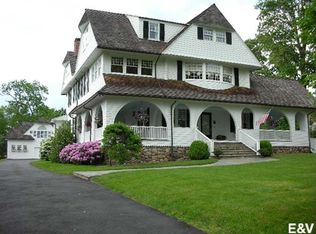 45 Bush Ave, Greenwich, CT 06830