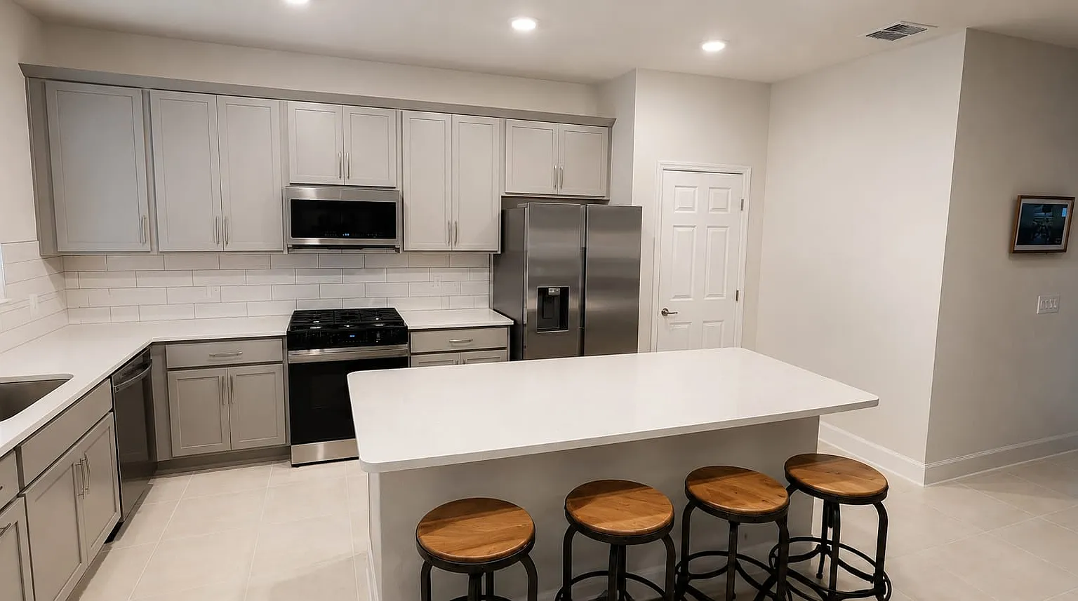 4 bed, 2208 sqft, $2,800 — Photo 3