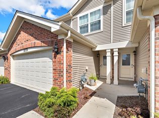 1173 Amber Dr, Cary, IL 60013