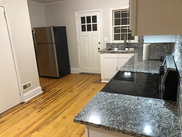2 bed, 1.5 bath, $1,550 — Photo 2