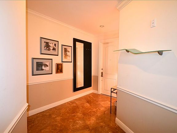 5th image of 2351 Lakeview Dr Unit 402