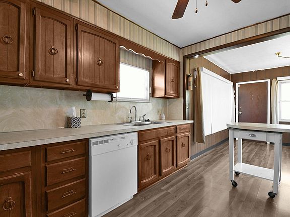 5th image of 2365 Koebel Rd