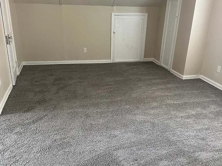 9781 Wayburn St — Photo 16
