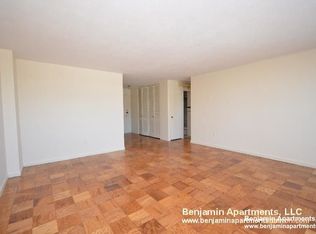 75 Monmouth St #3R, Brookline, MA 02446