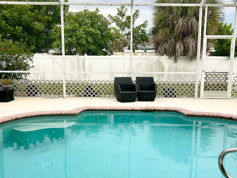 711 NW 19th Ct — Photo 55