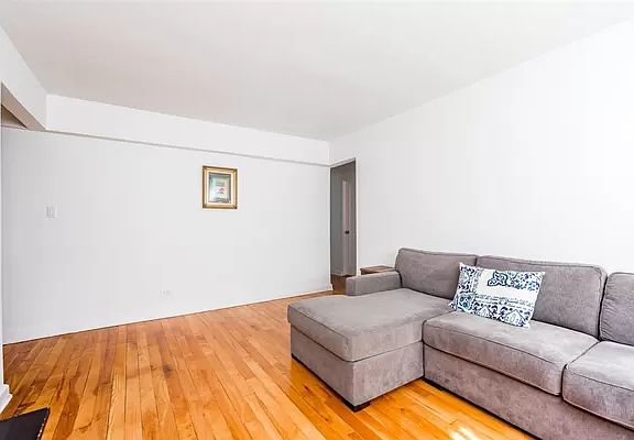 3rd image of 3925 51st St APT 1E