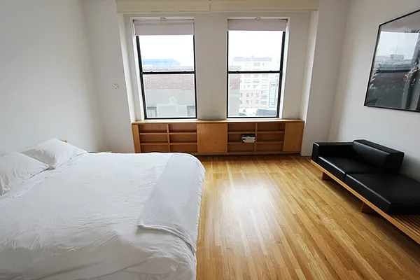 Rented by Maison International | media 100