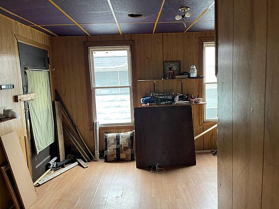 5th image of 1273 Mary St
