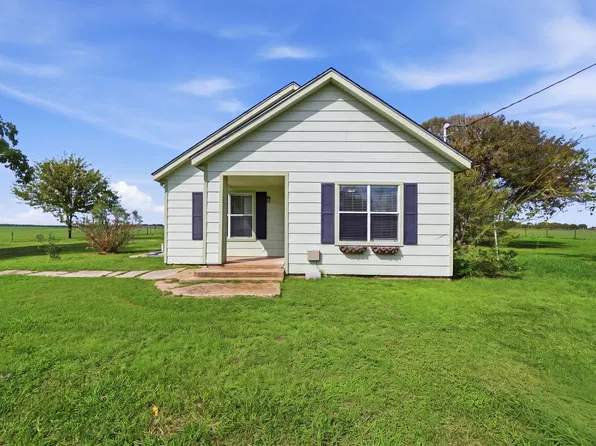 427 County Road 304, Palacios, TX 77465