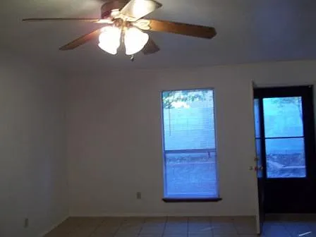 2404 Chelwood Park Blvd NE — Photo 11