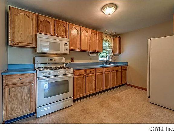5th image of 117 Ontario Pl