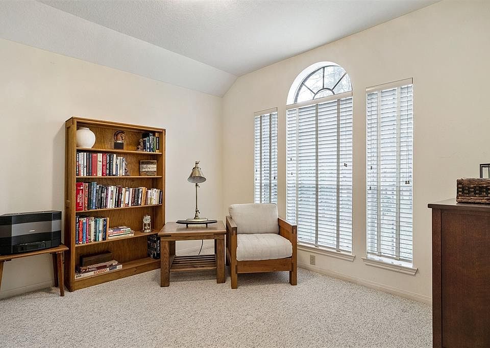 1st image of 22385 Magnolia Hills Dr