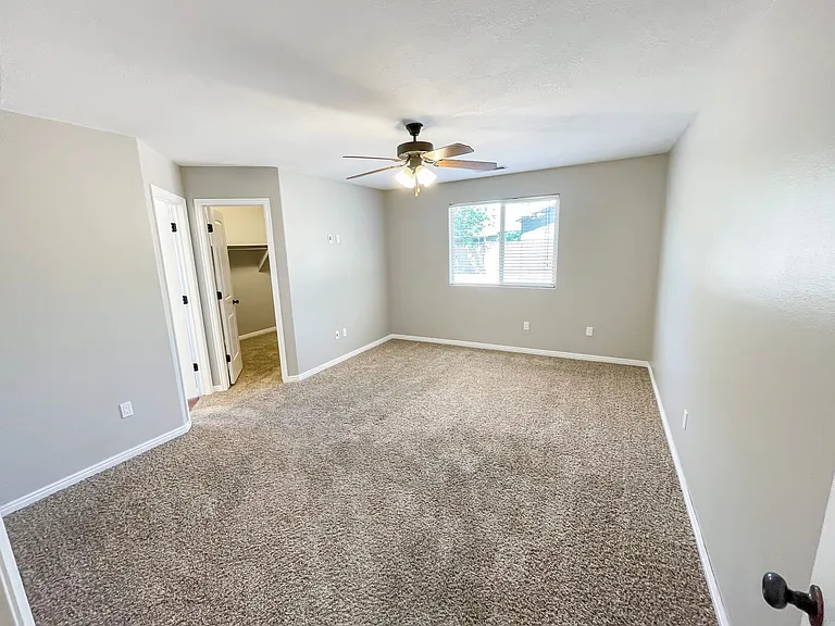 1228 W 200 N — Photo 16