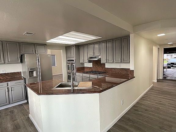 5th image of 429 Southport Way