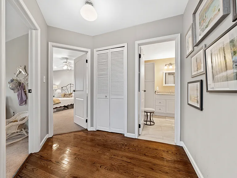 Colony Dr — Photo 18